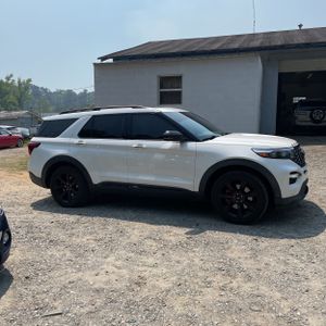 FORD EXPLORER ST - 10