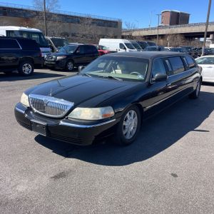 LINCOLN TOWN CAR EXECUTIVE - 1