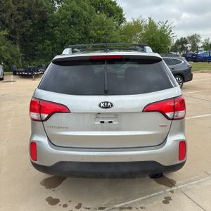 KIA SORENTO LX - 7