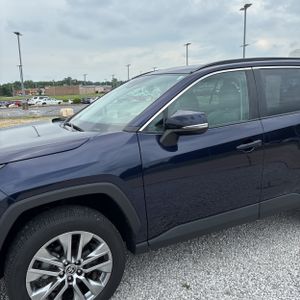 2023 Toyota RAV4 XLE PREMIUM photo 2