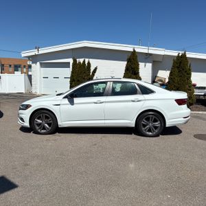 VOLKSWAGEN JETTA R-LINE - 3