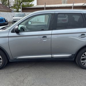 MITSUBISHI OUTLANDER ES - 4