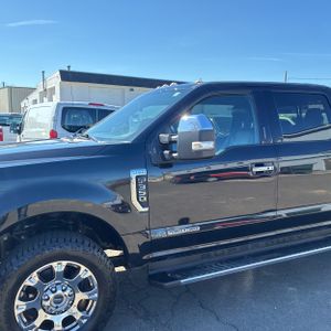 FORD F-350 SUPER DUTY LARIAT - 2