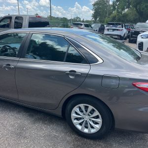 2017 Toyota CAMRY LE photo 6