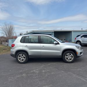 VOLKSWAGEN TIGUAN S - 10