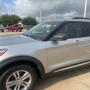 FORD EXPLORER XLT - 2