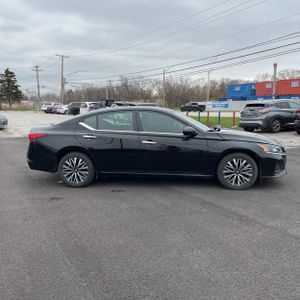 NISSAN ALTIMA SV FWD - 10