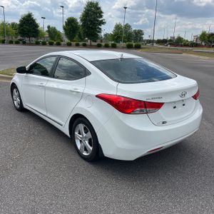 HYUNDAI ELANTRA GLS - 5