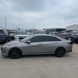 HYUNDAI ELANTRA SEL - 3