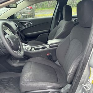 2015 Chrysler 200 LIMITED thumbnail 30