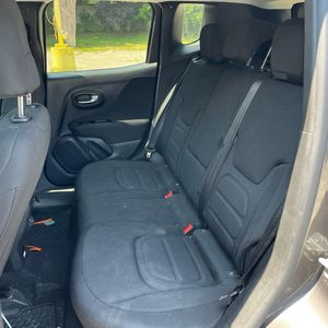 صورة 34 لـ 2021 JEEP RENEGADE LATITUDE
