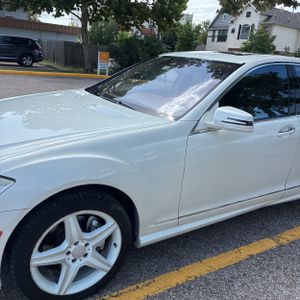 2010 Mercedes-BENZ S-CLASS photo 2