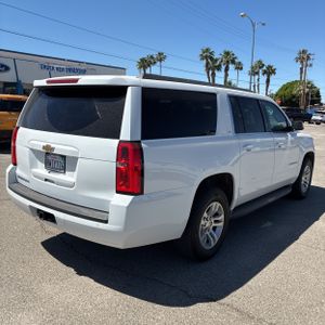 CHEVROLET SUBURBAN LT - 8