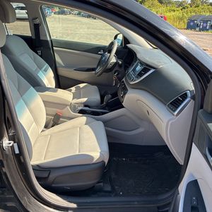 صورة مصغرة 33 لـ 2017 Hyundai TUCSON SE