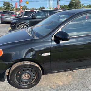 2009 Hyundai ACCENT SE 照片 2