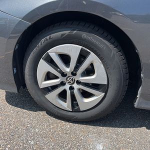 صورة مصغرة 17 لـ 2017 Toyota PRIUS THREE