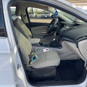 صورة مصغرة 33 لـ 2018 FORD ESCAPE SE
