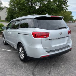 KIA SEDONA LX - 5