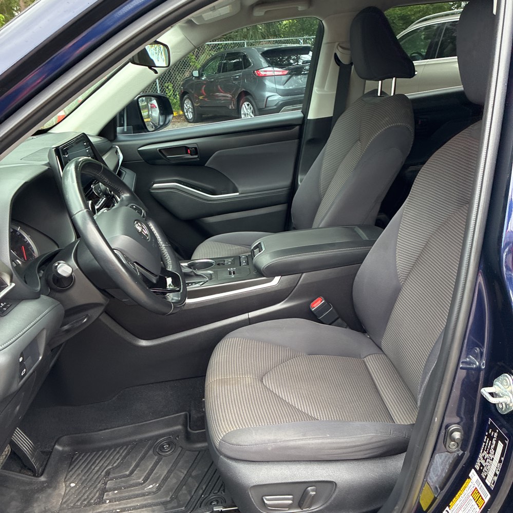 2021 Toyota Highlander LE photo 92