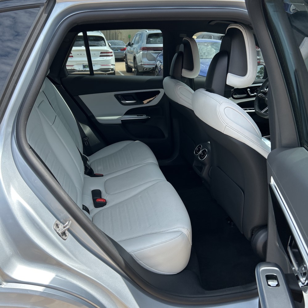 2025 Mercedes-Benz GLC 350e 4MATIC photo 87