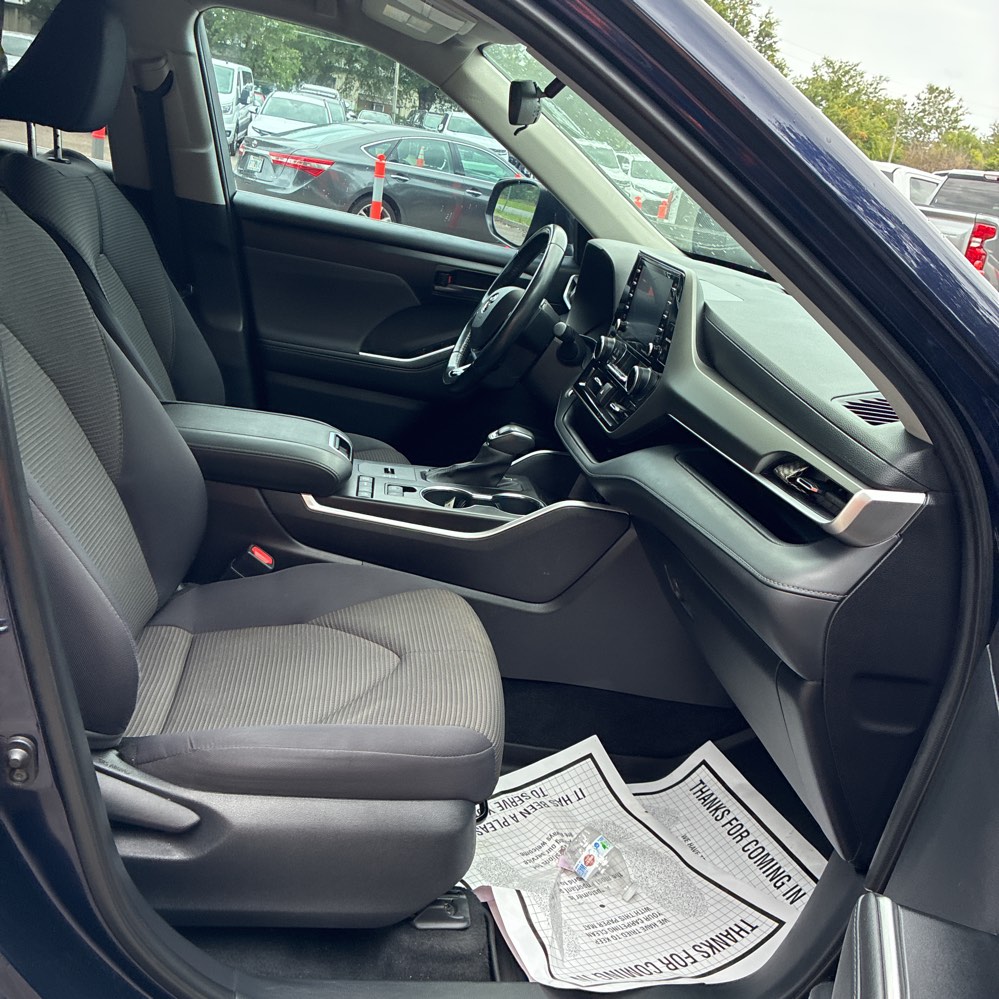 2021 Toyota Highlander LE photo 93