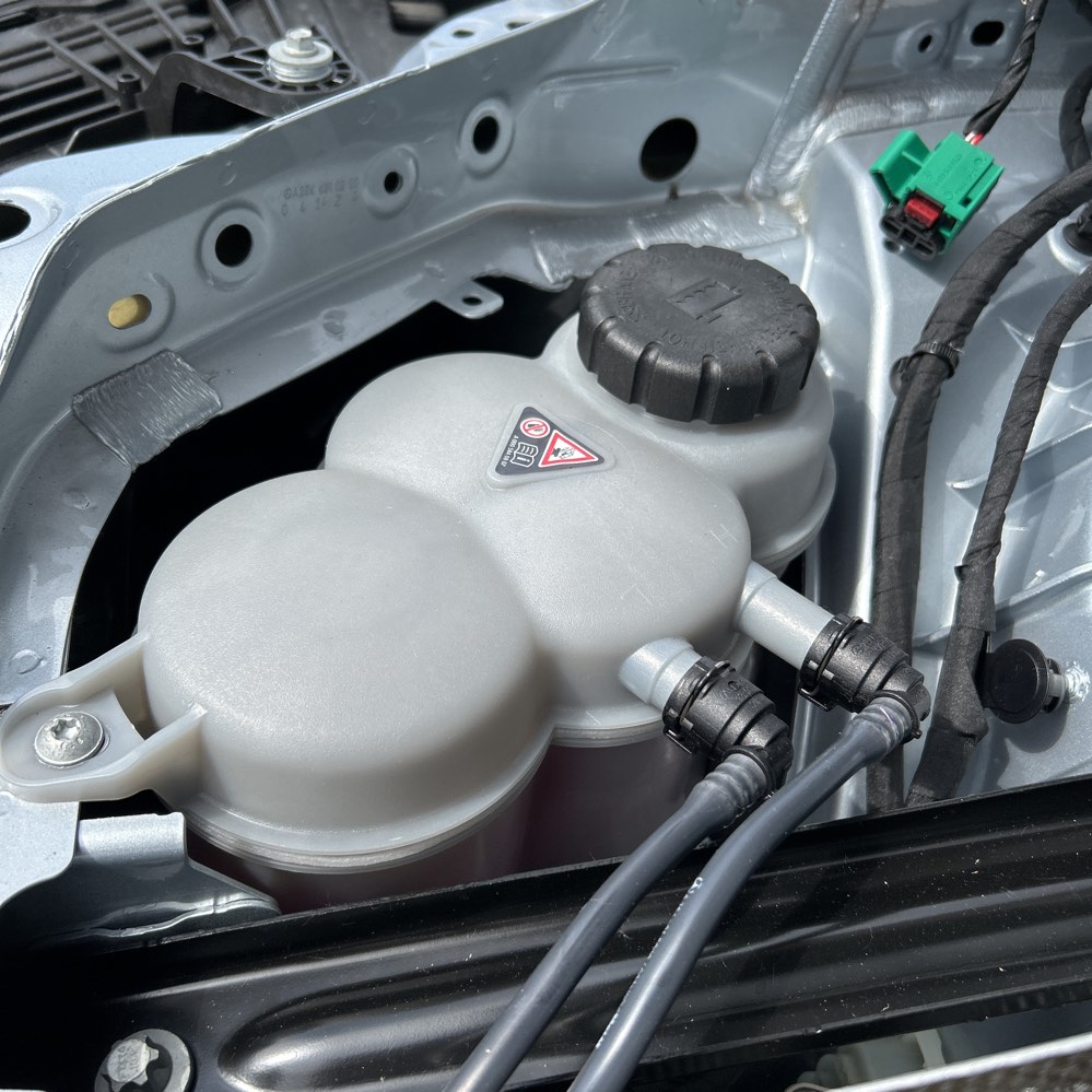2025 Mercedes-Benz GLC 350e 4MATIC photo 99