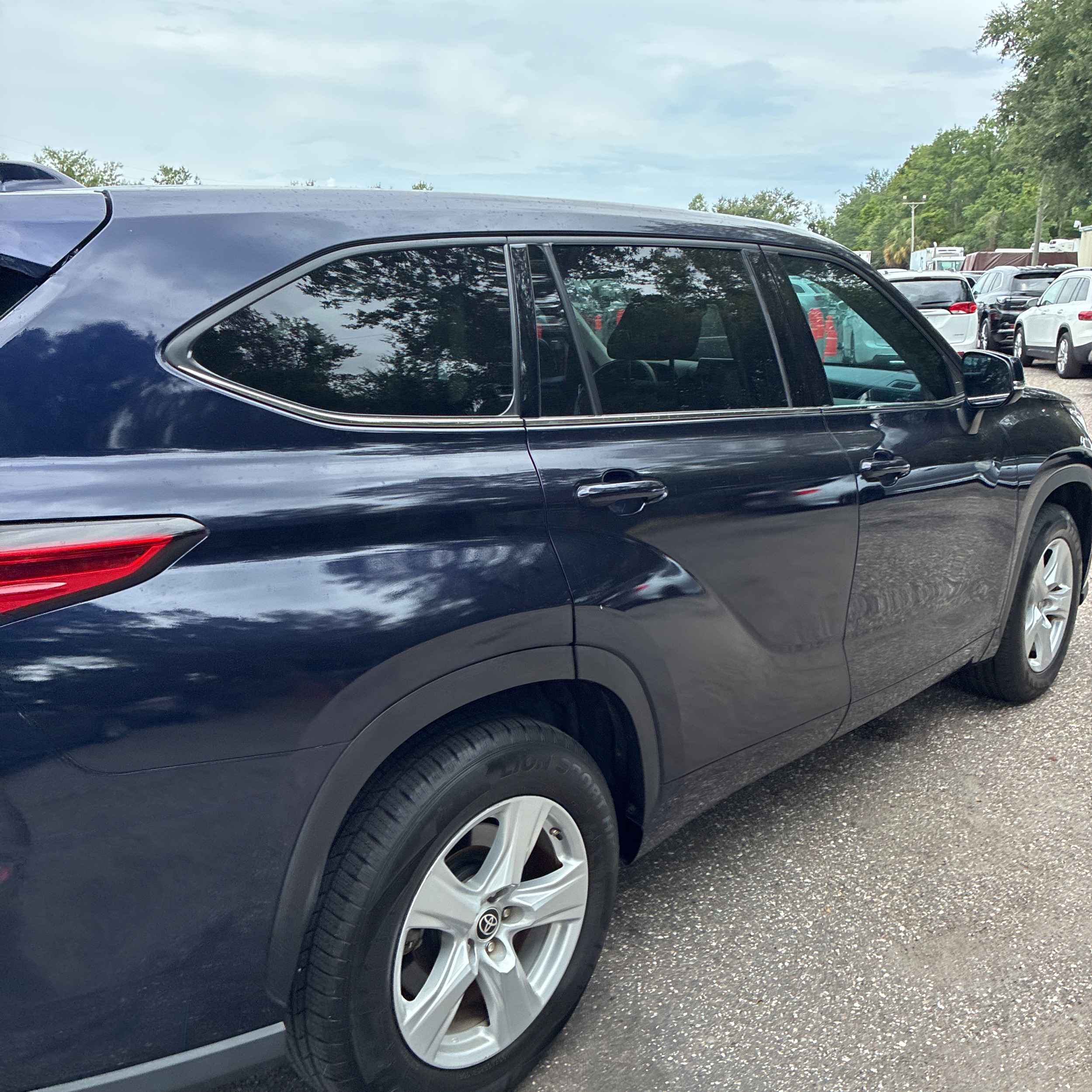 2021 Toyota Highlander LE photo 69