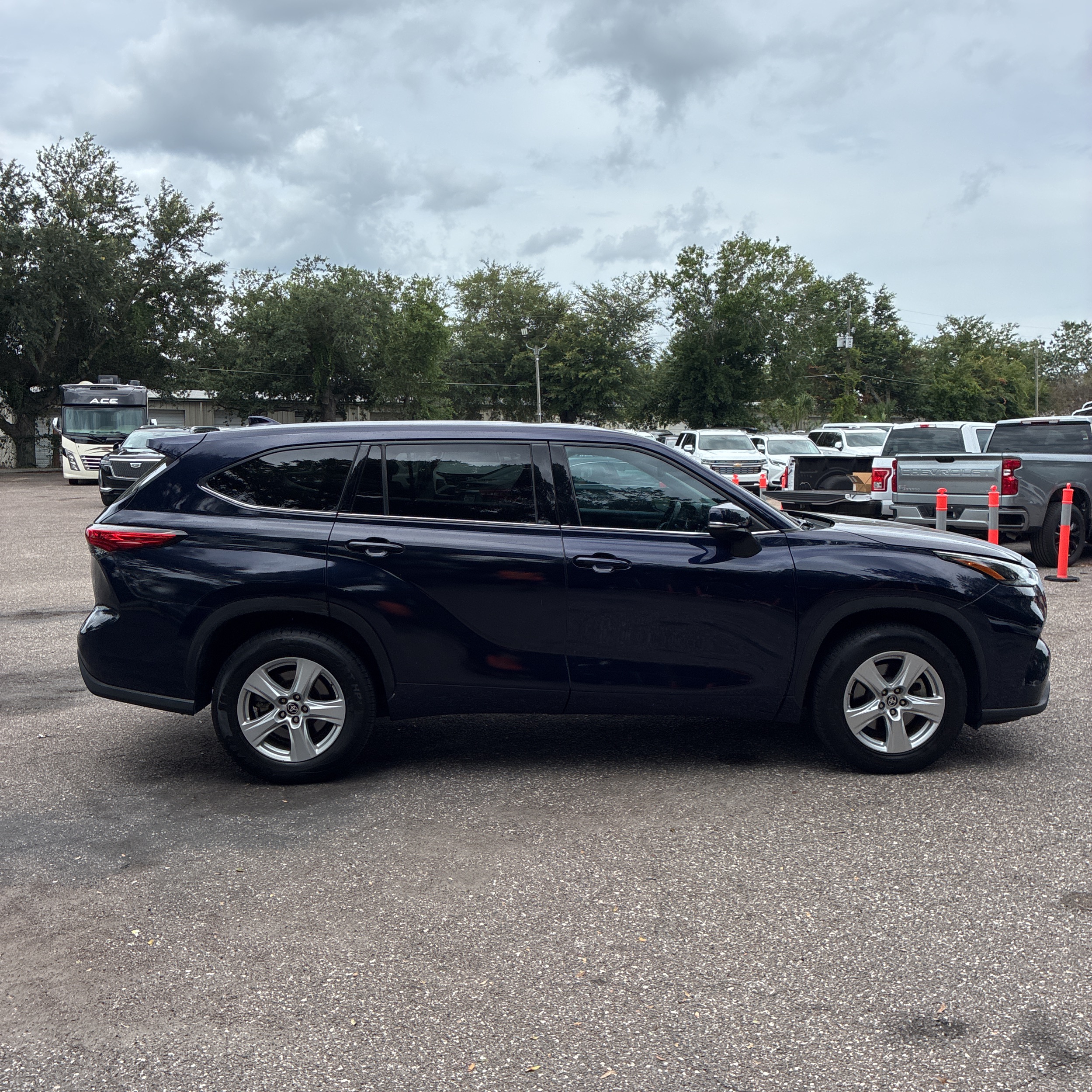 2021 Toyota Highlander LE photo 70