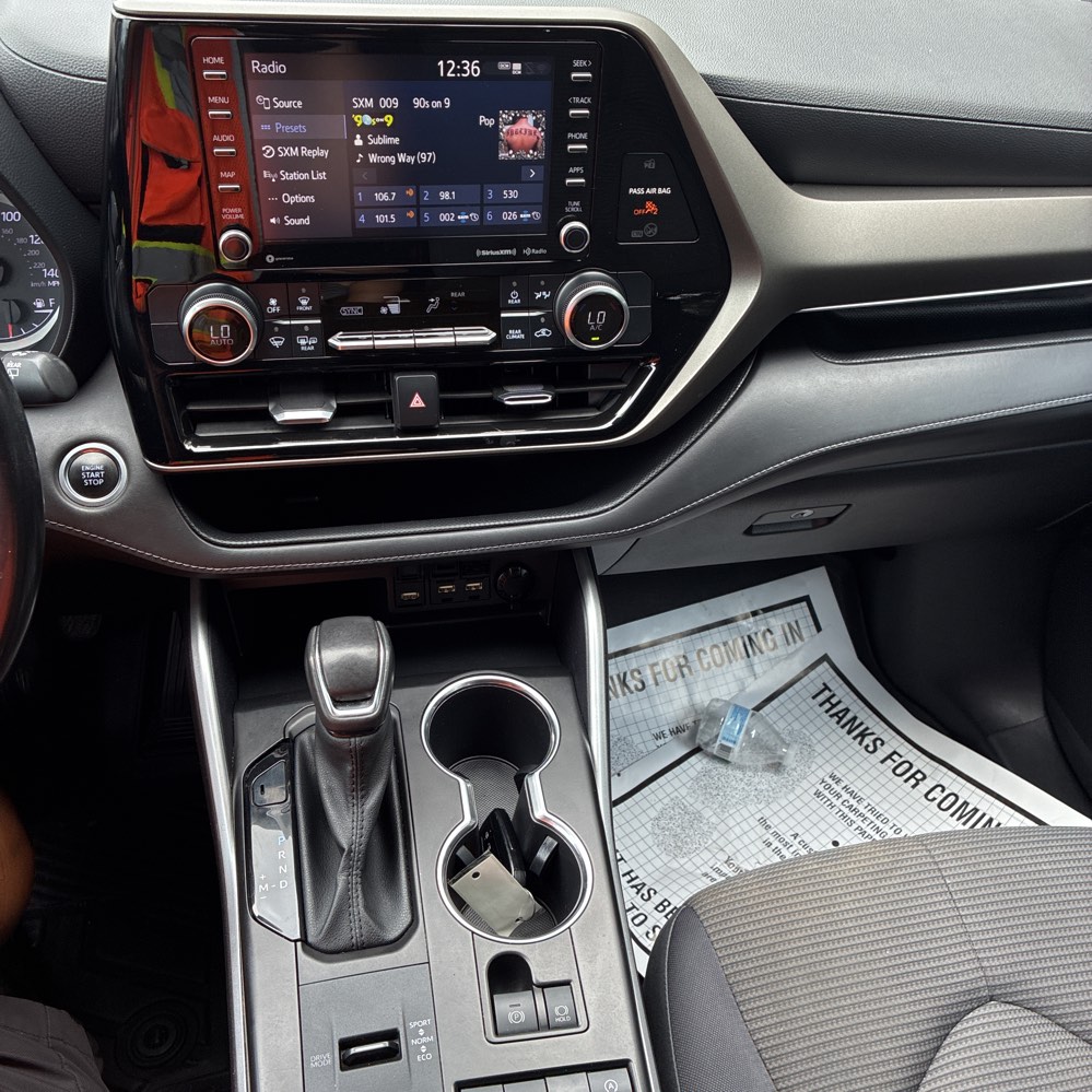 2021 Toyota Highlander LE photo 98