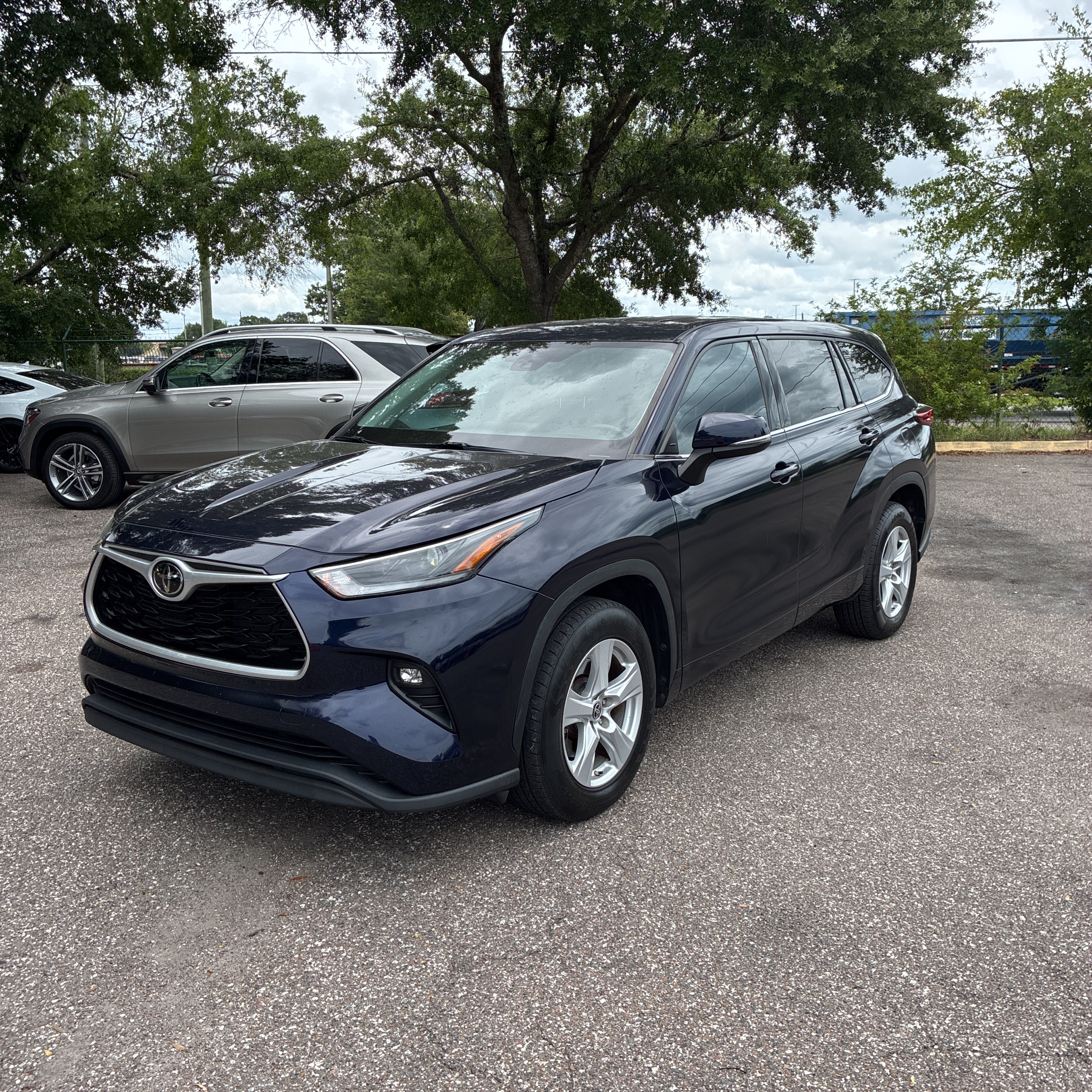 2021 Toyota Highlander LE photo 61