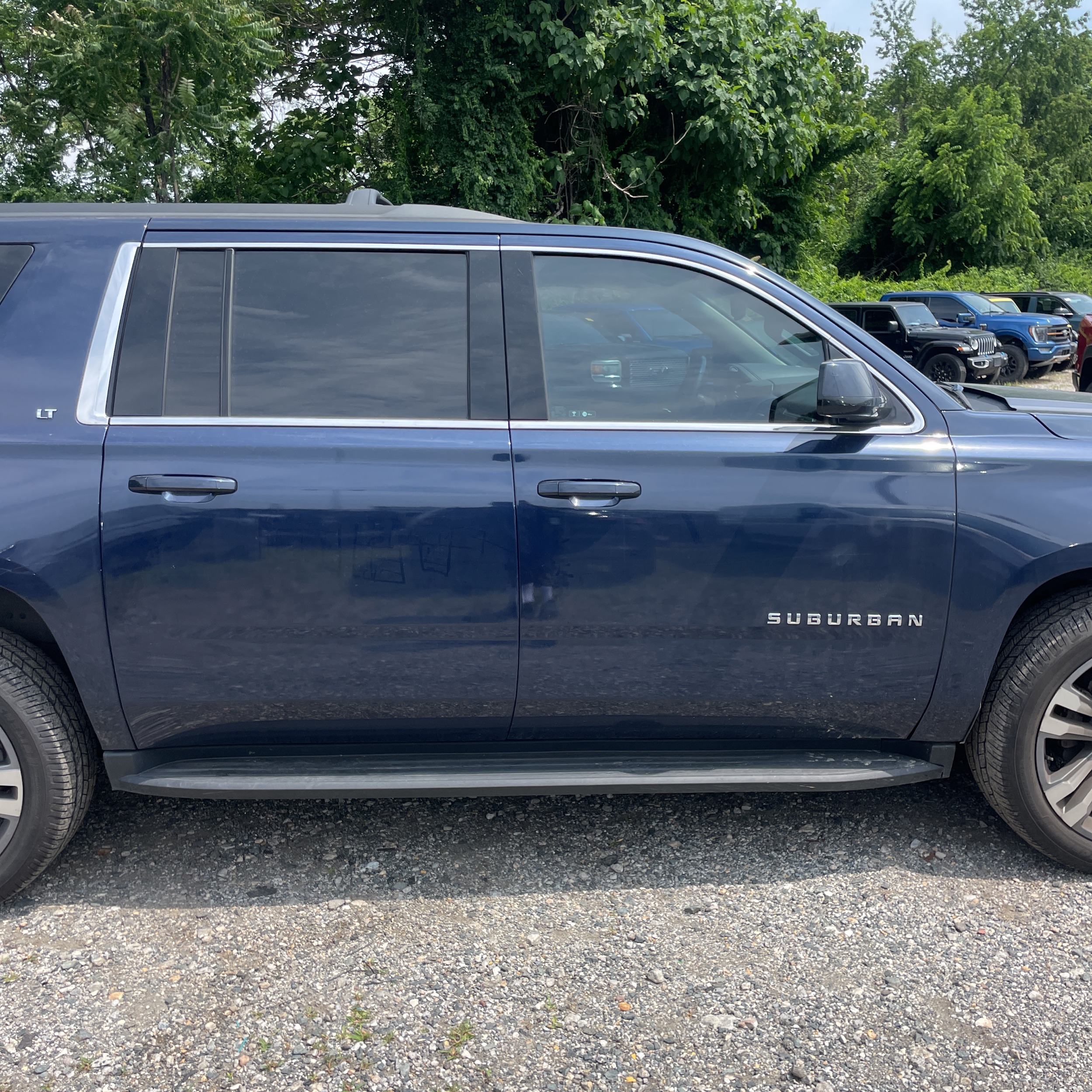 2017 Chevrolet Suburban LT photo 68