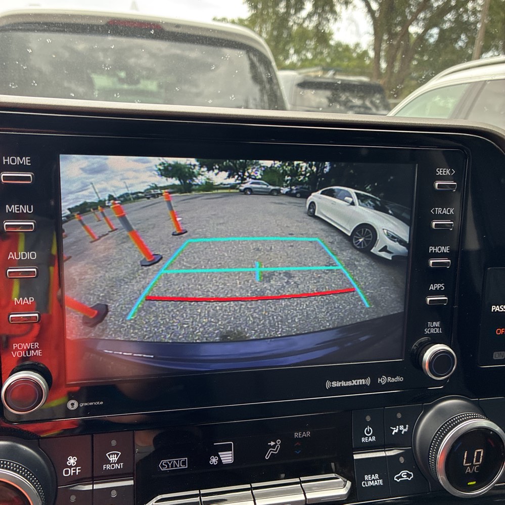 2021 Toyota Highlander LE photo 99