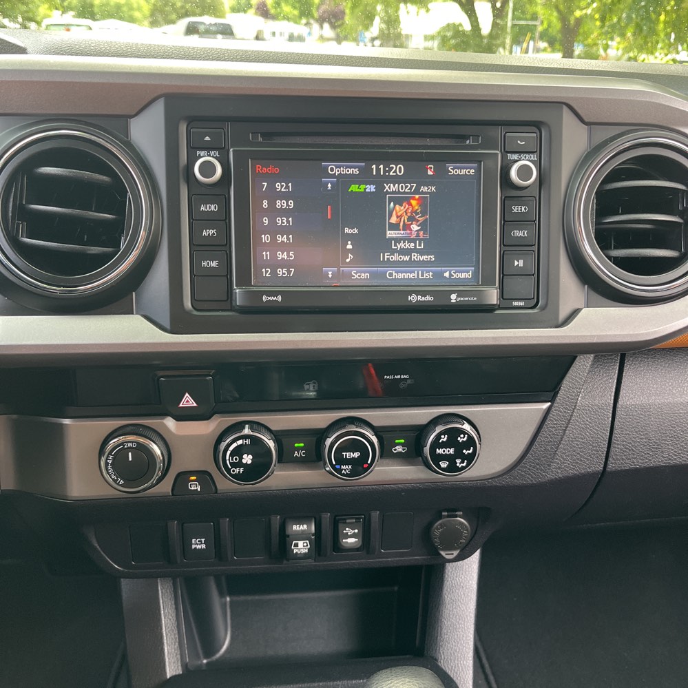 2018 Toyota Tacoma SR5 V6 photo 96