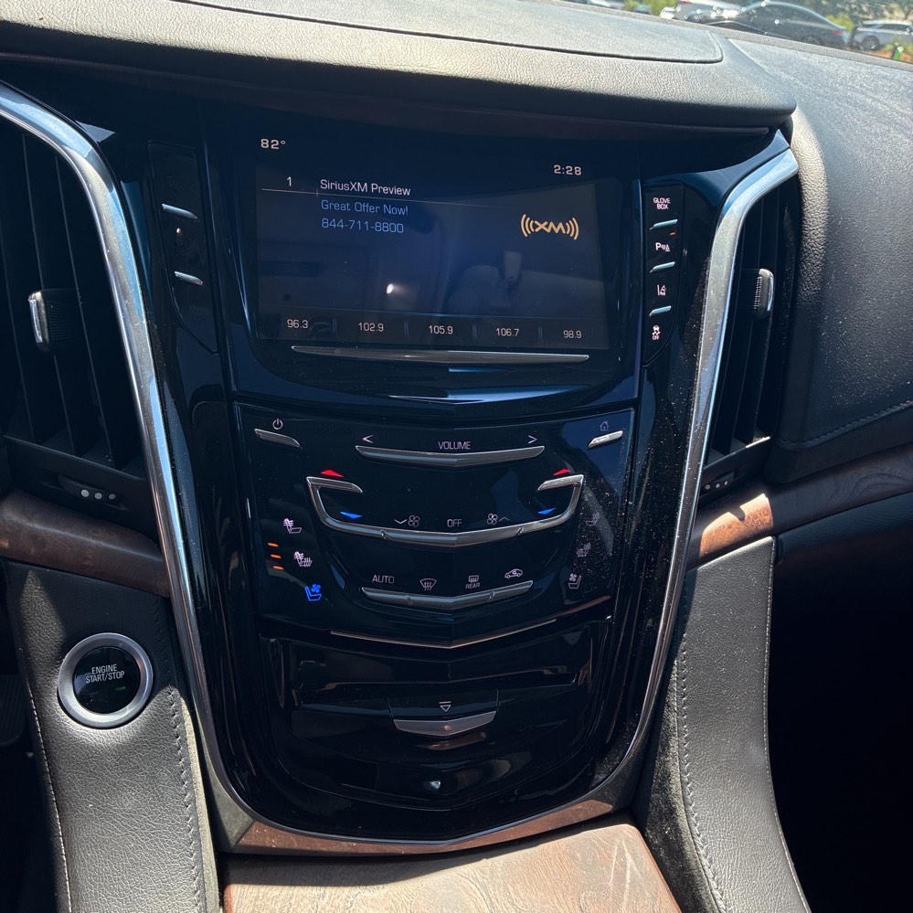 2015 Cadillac Escalade Luxury photo 110