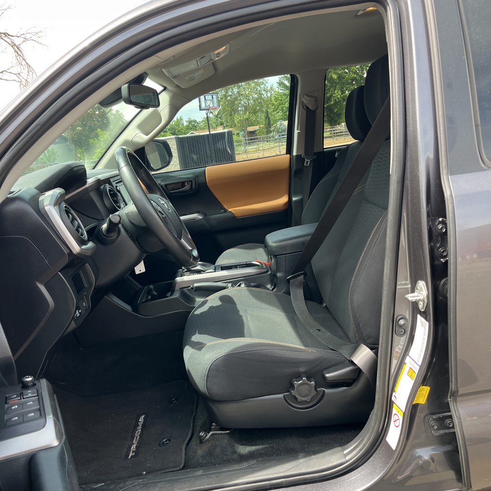 2018 Toyota Tacoma SR5 V6 photo 91