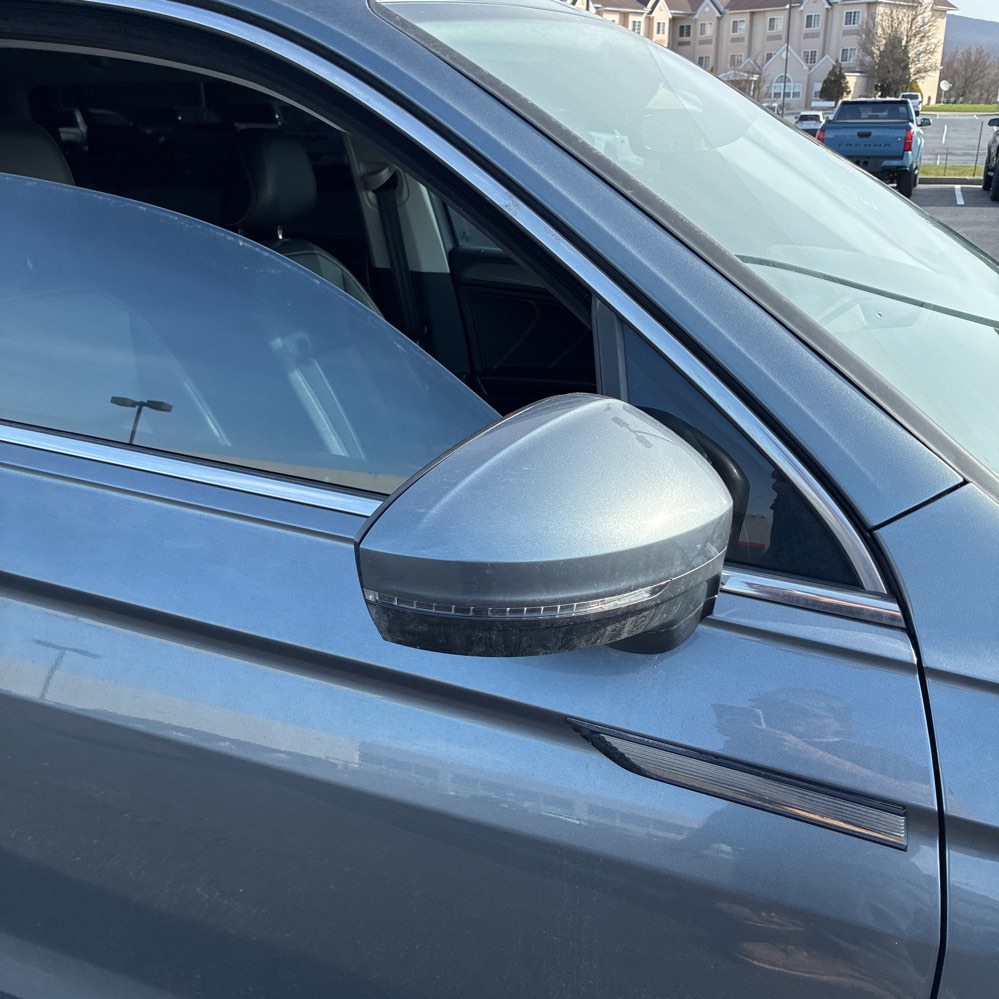 2022 Volkswagen Tiguan SE 4Motion photo 131