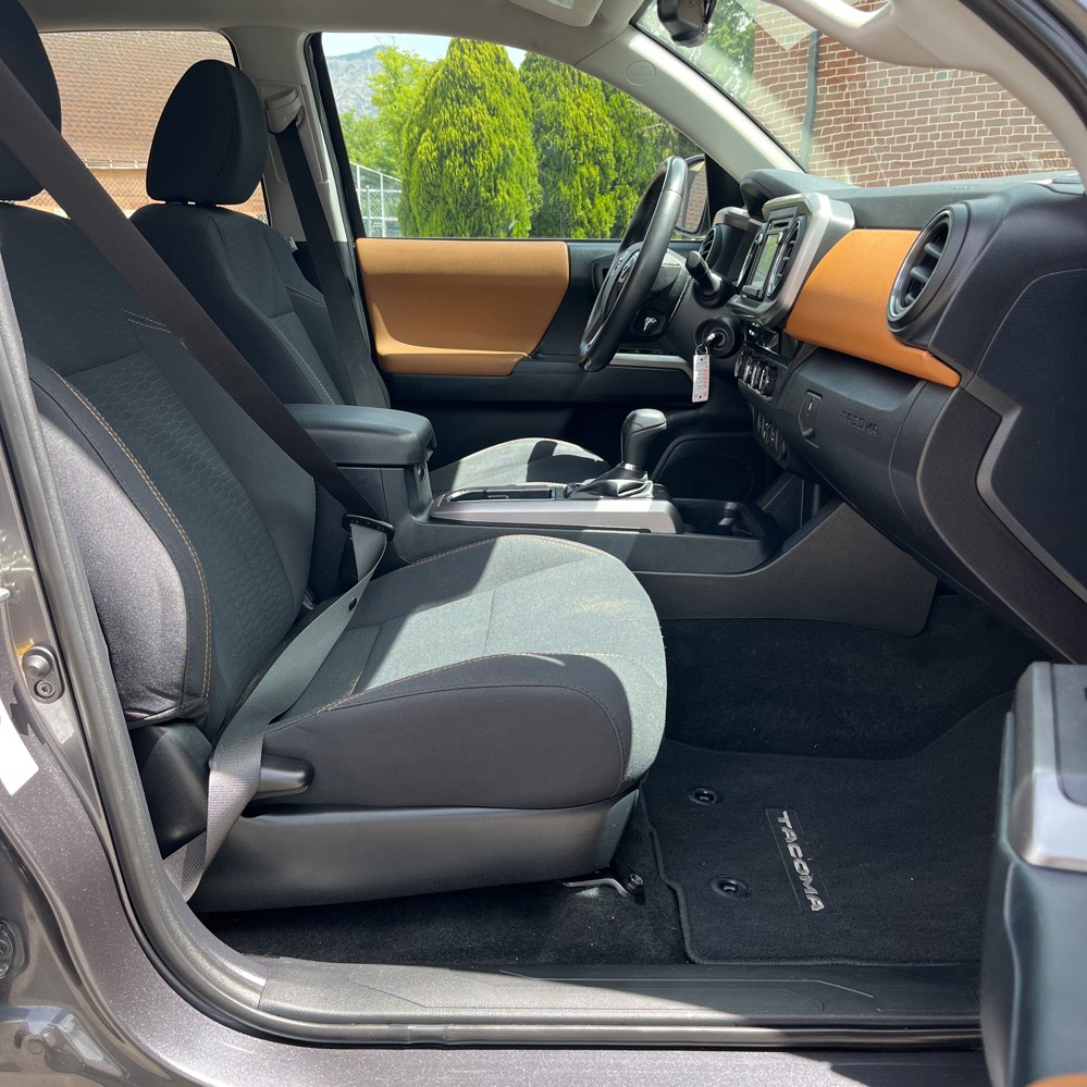 2018 Toyota Tacoma SR5 V6 photo 92