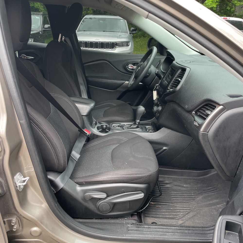 2019 Jeep Cherokee Latitude photo 95