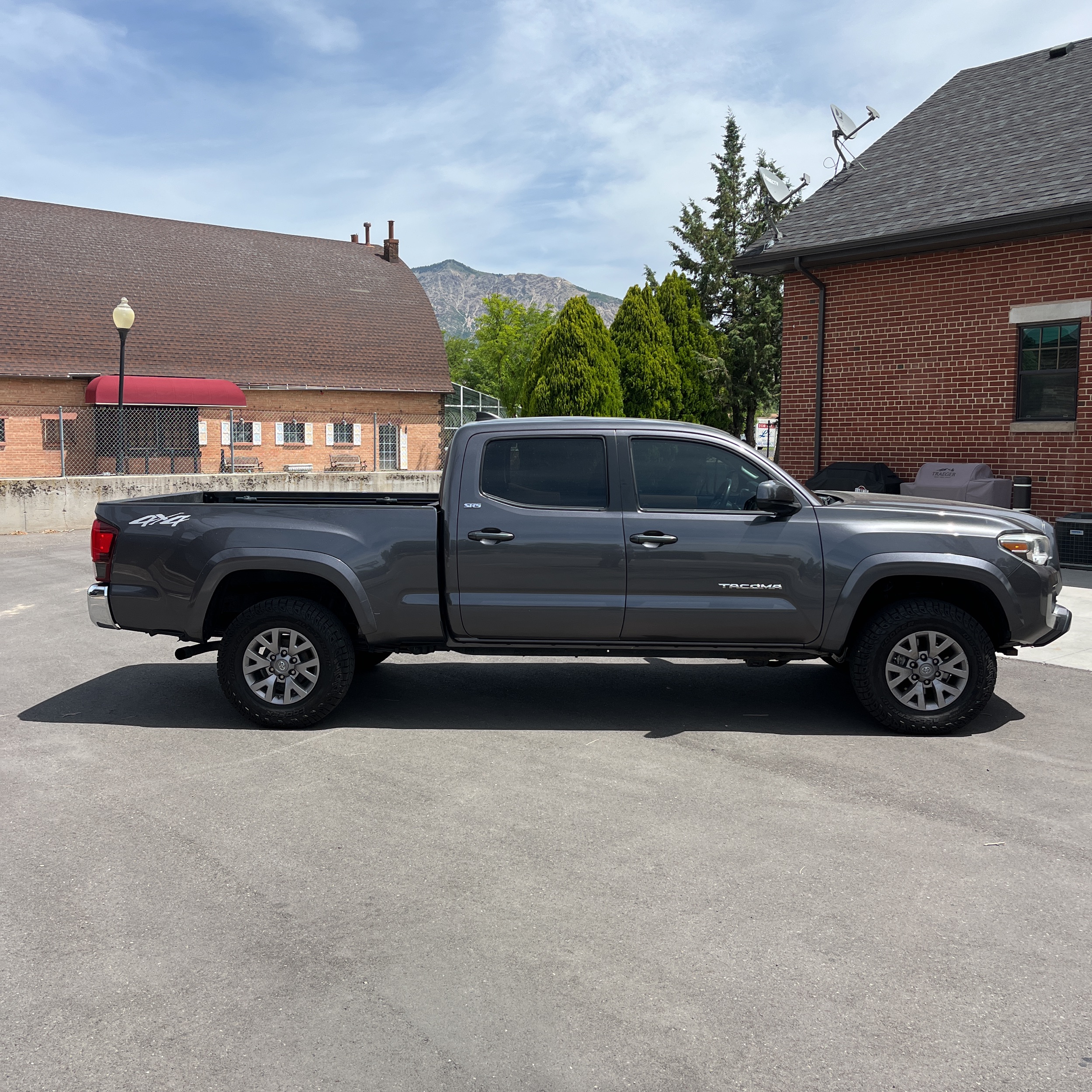 2018 Toyota Tacoma SR5 V6 photo 69